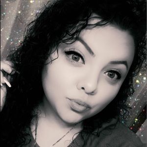 Meet your Posher, Marissa